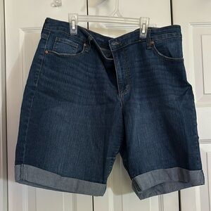 Women’s cuffed shorts